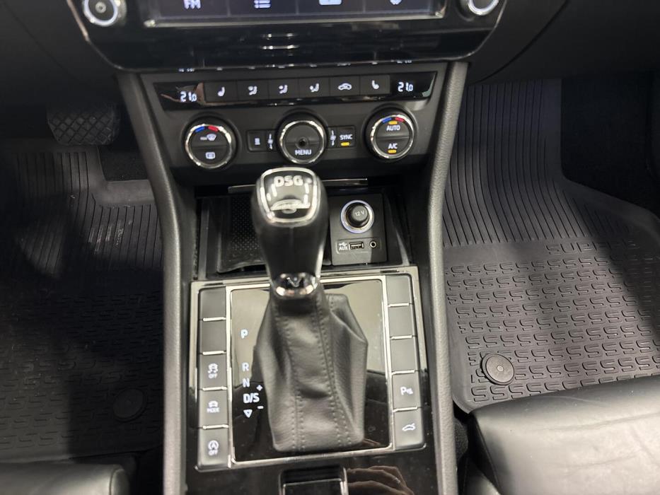 SKODA Superb 2016