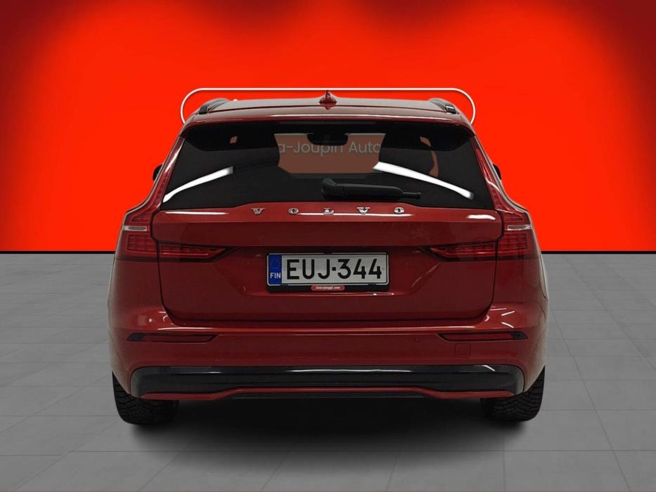 VOLVO V60 2022