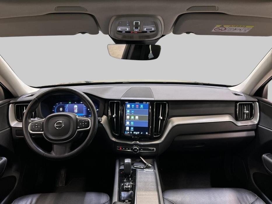 VOLVO XC60 2023