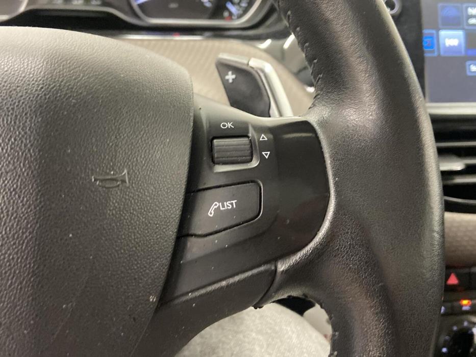 PEUGEOT 2008 2015