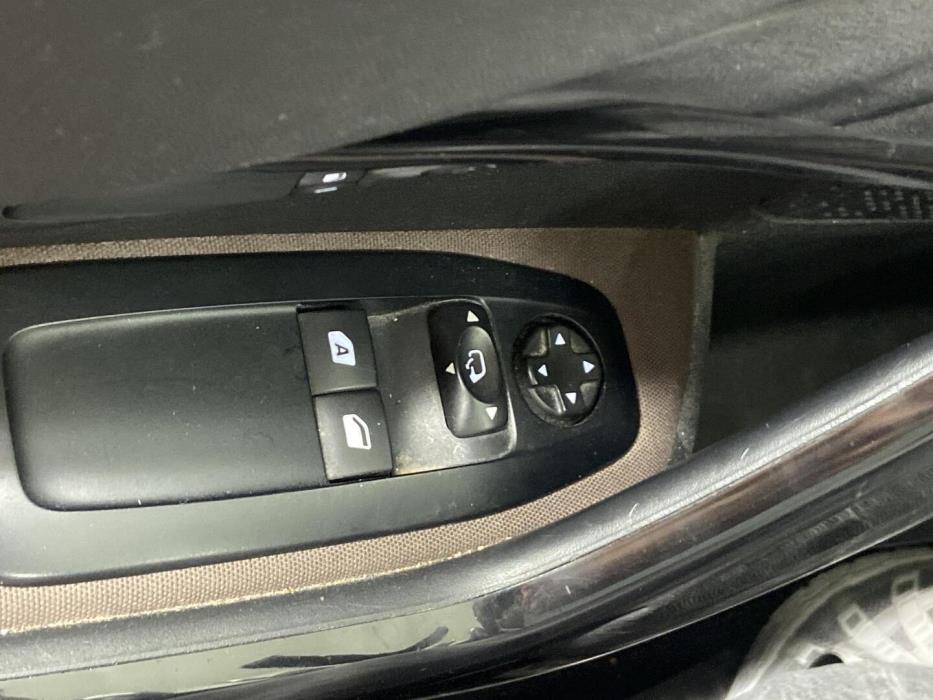 PEUGEOT 2008 2015