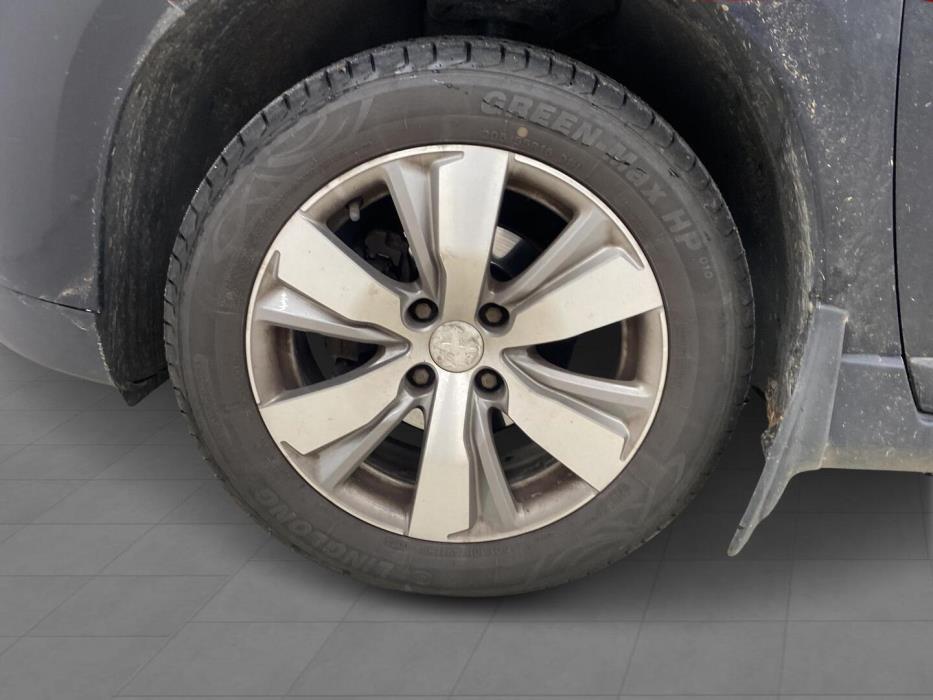 PEUGEOT 2008 2015