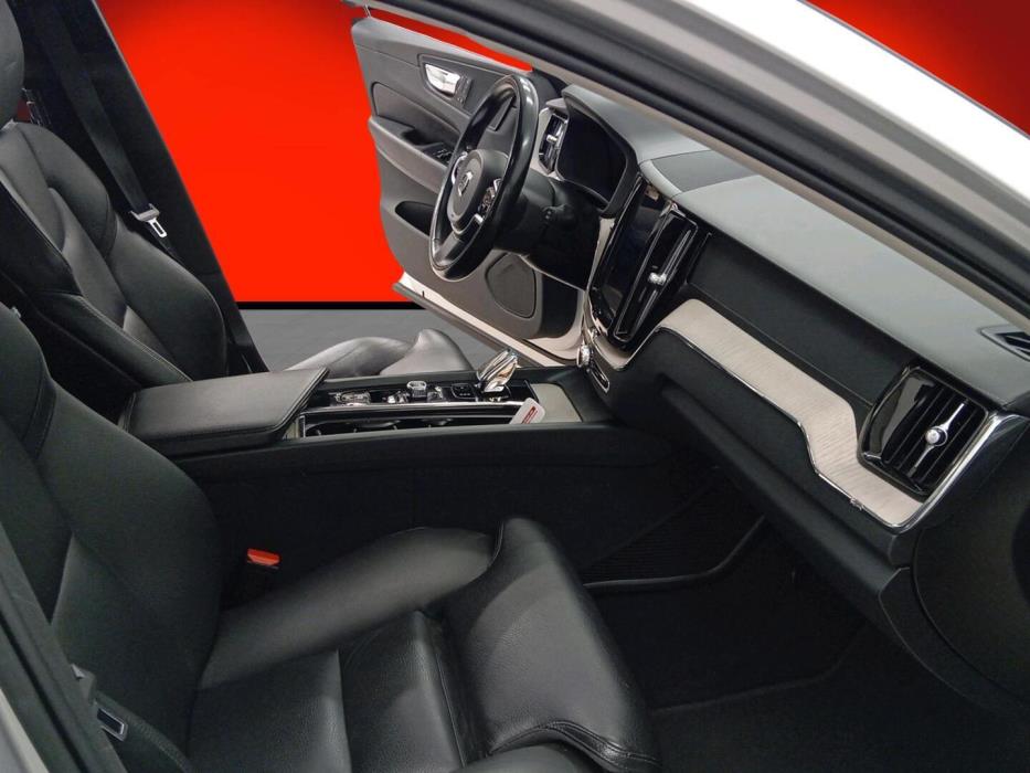 VOLVO XC60 2019