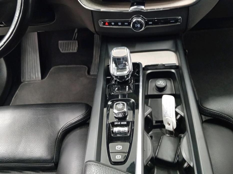 VOLVO XC60 2019