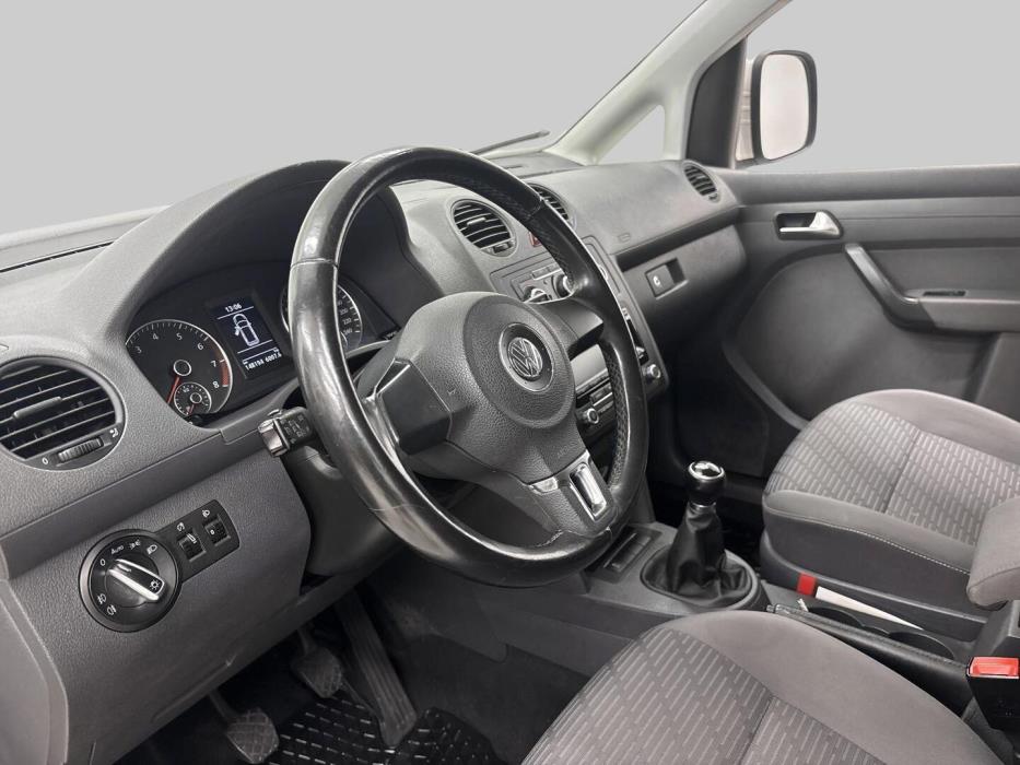 VOLKSWAGEN Caddy 2011