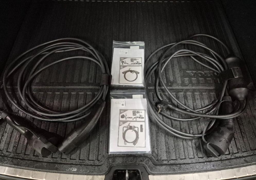 VOLVO XC60 2023