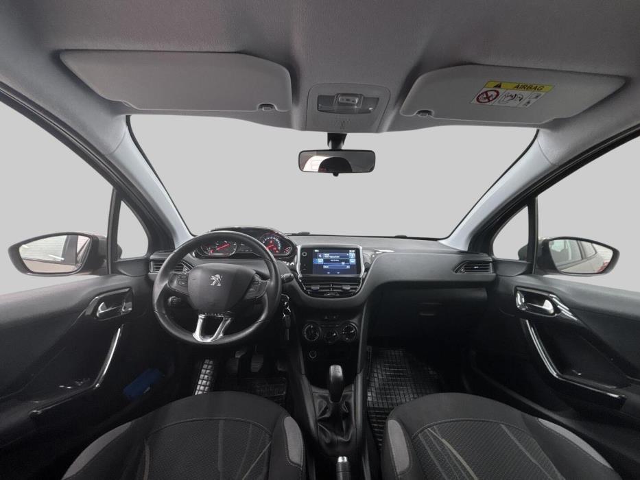 PEUGEOT 208 2015