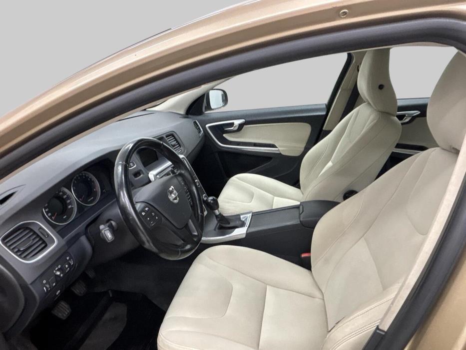 VOLVO S60 2011