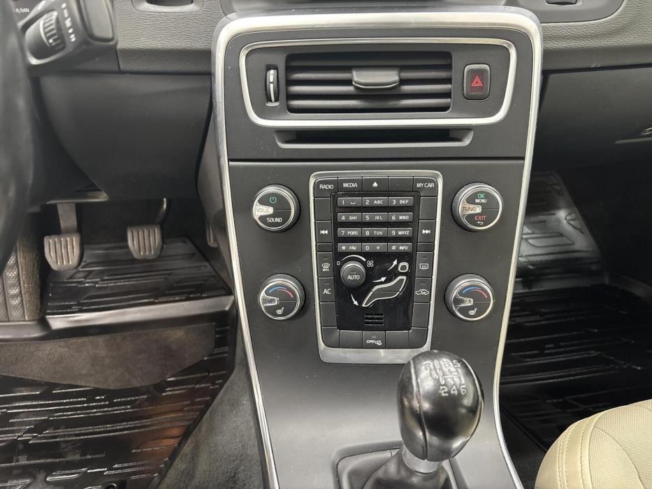 VOLVO S60 2011
