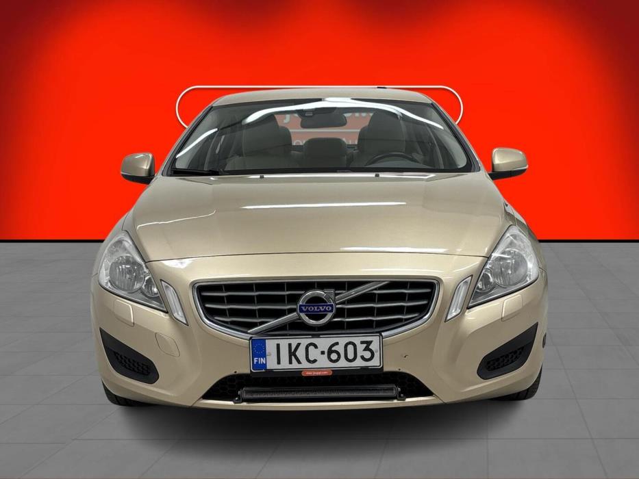 VOLVO S60 2011