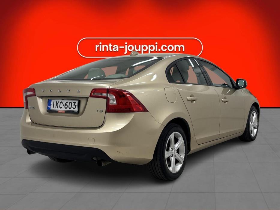 VOLVO S60 2011