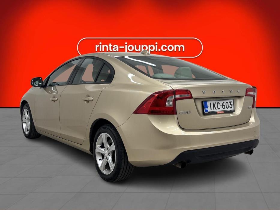 VOLVO S60 2011