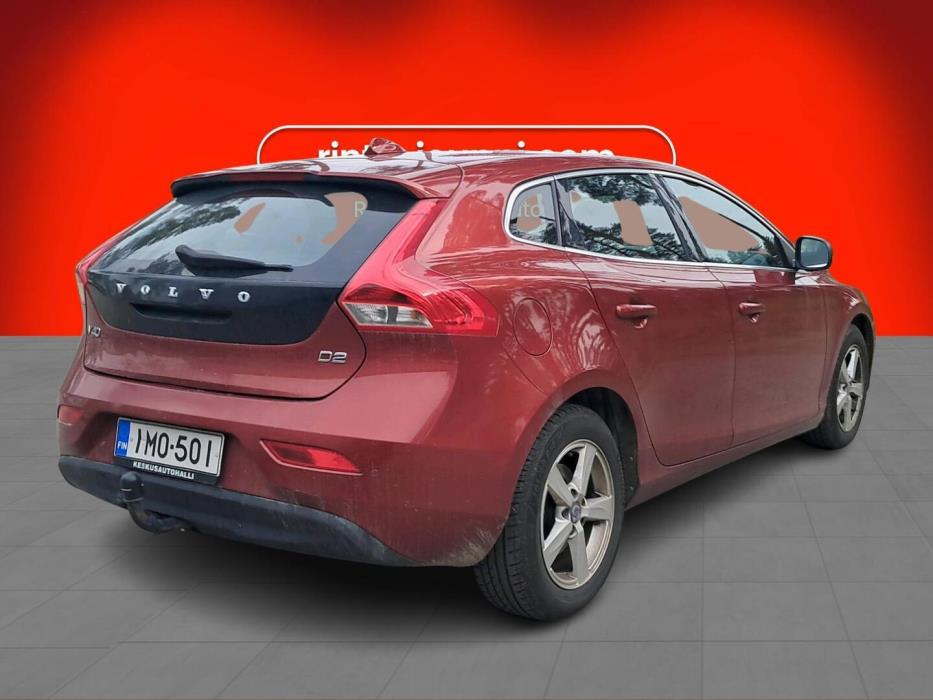 VOLVO V40 2016