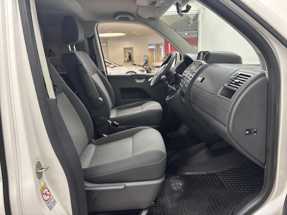 VOLKSWAGEN Caravelle 2014