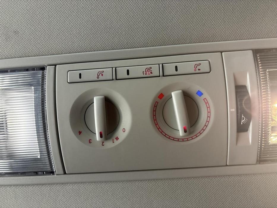 VOLKSWAGEN Caravelle 2014