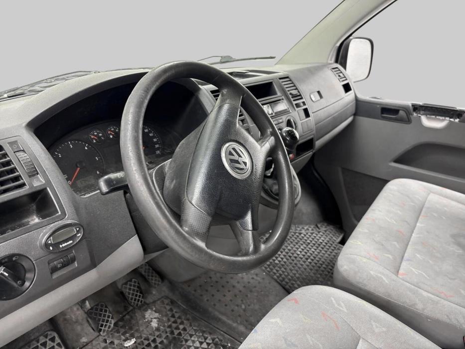 VOLKSWAGEN Transporter 2005
