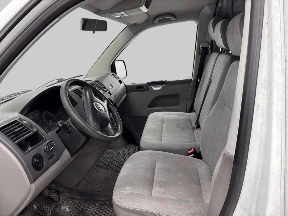 VOLKSWAGEN Transporter 2005