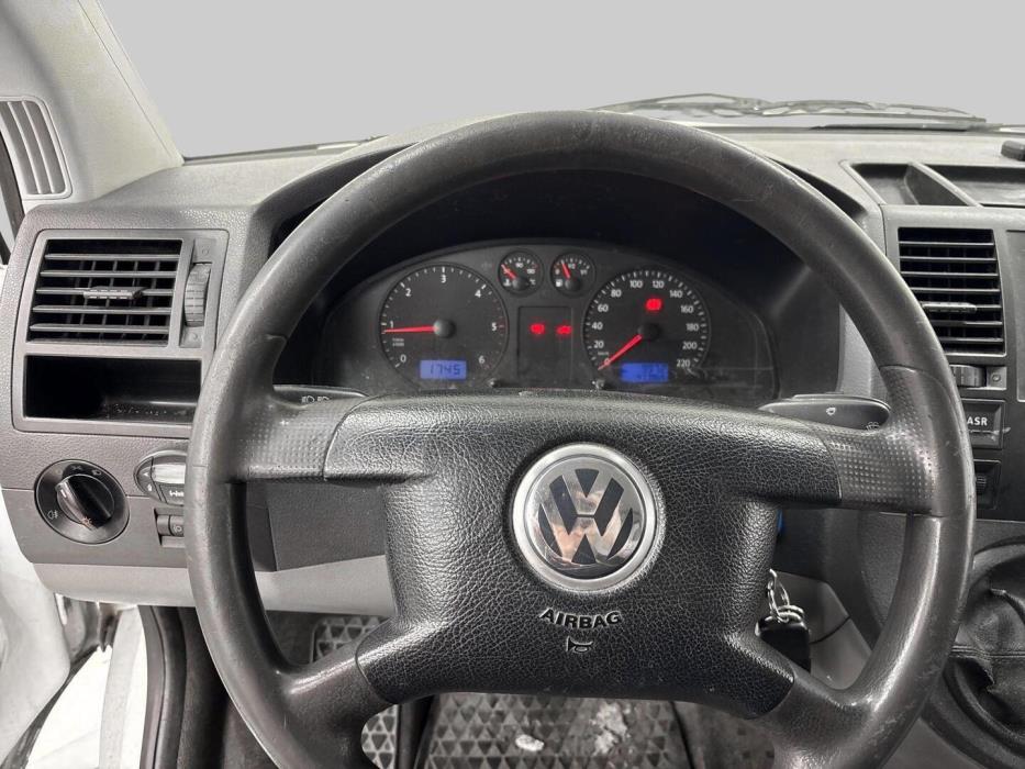 VOLKSWAGEN Transporter 2005