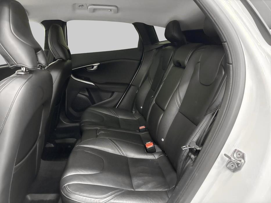 VOLVO V40 2017