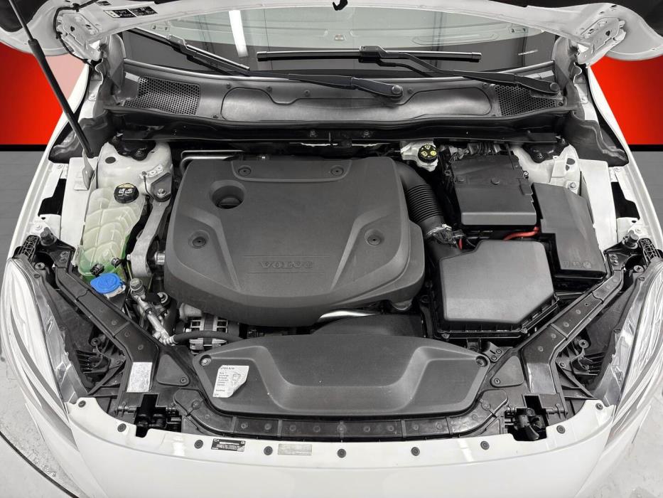 VOLVO V40 2017