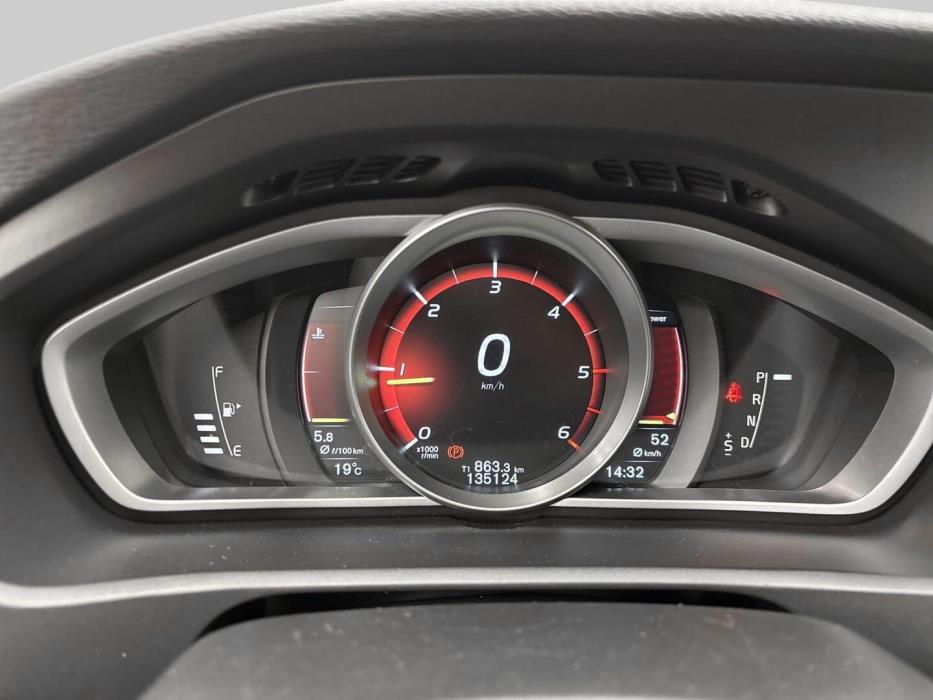VOLVO V40 2017
