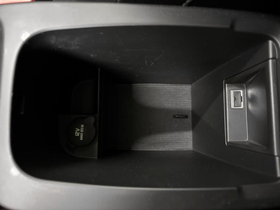 VOLVO V40 2017