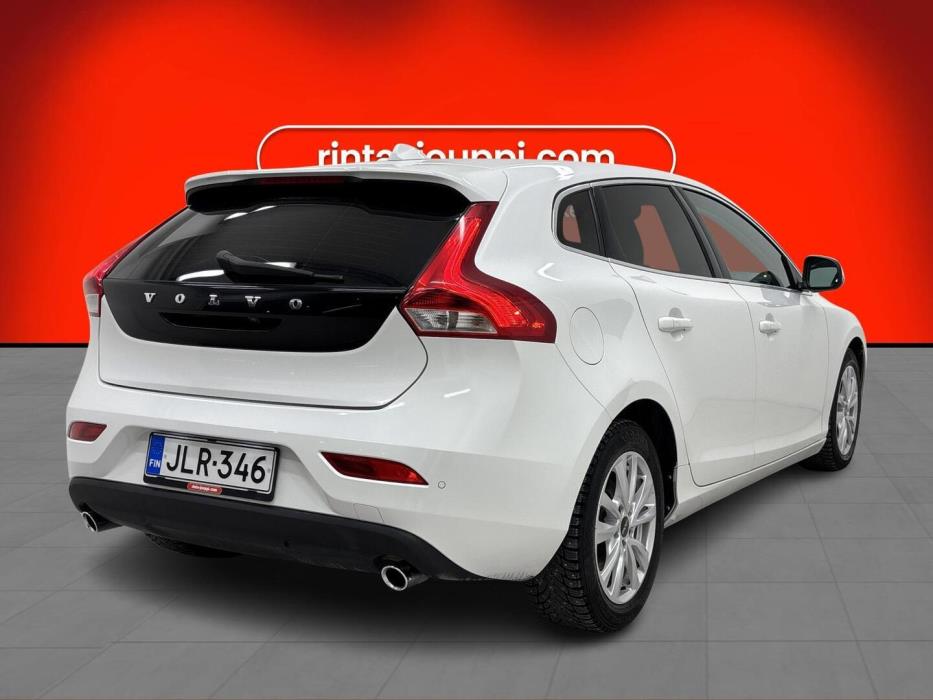 VOLVO V40 2017