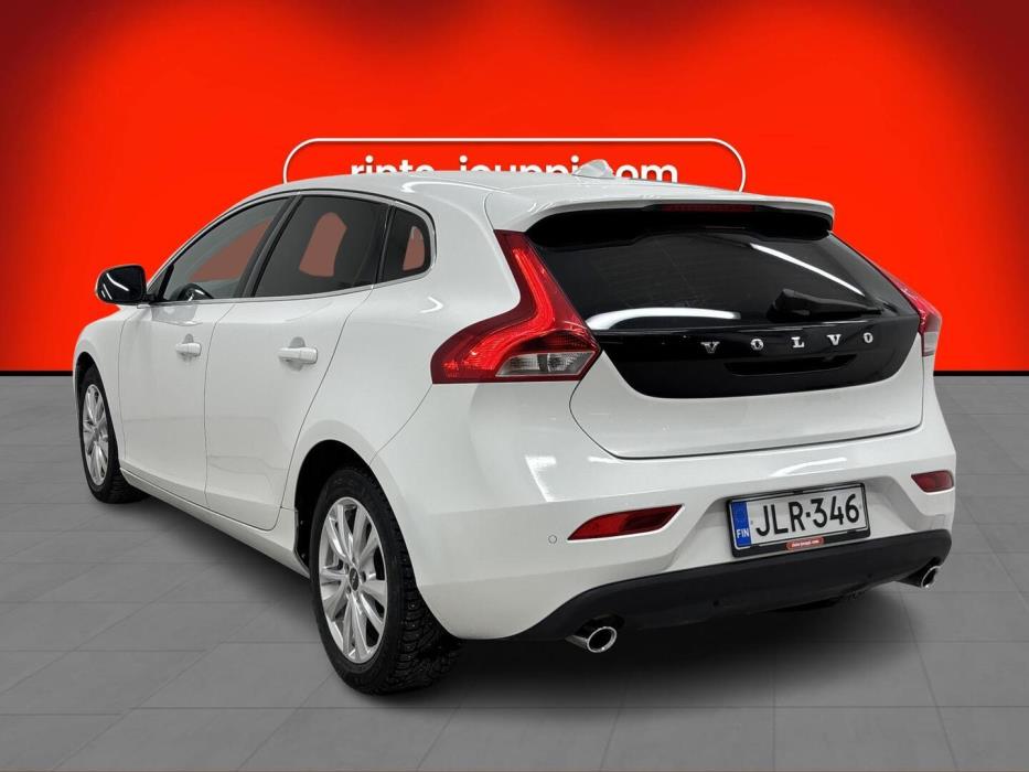 VOLVO V40 2017