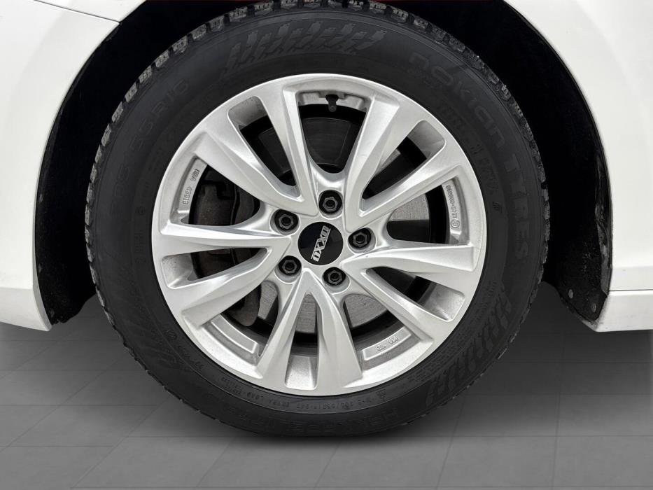 VOLVO V40 2017