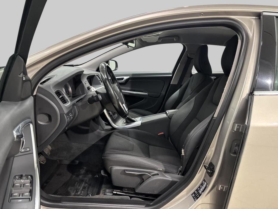 VOLVO S60 2012