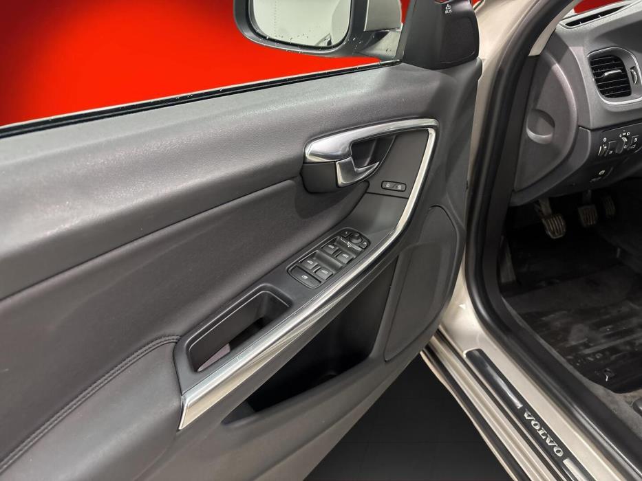 VOLVO S60 2012