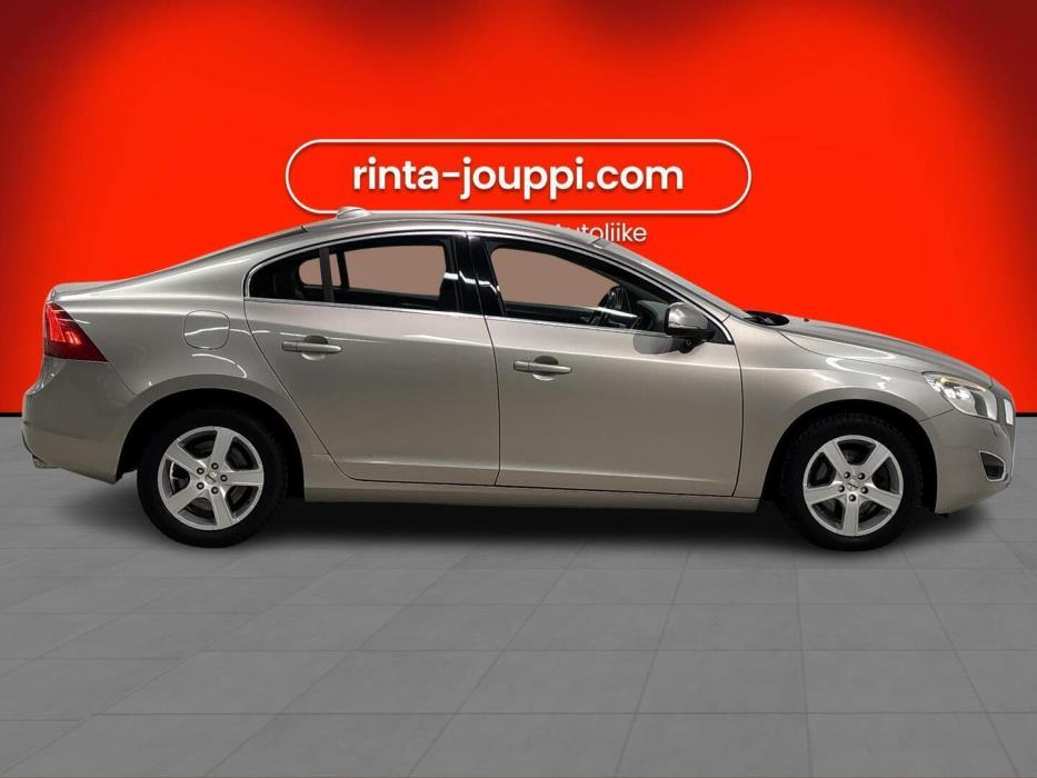 VOLVO S60 2012