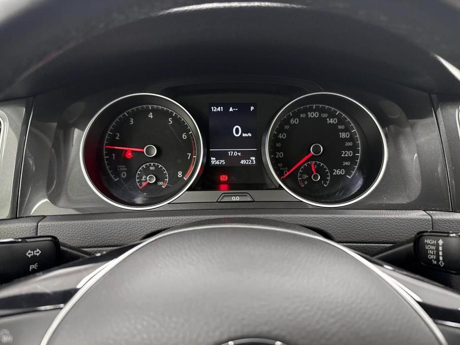 VOLKSWAGEN Golf 2018