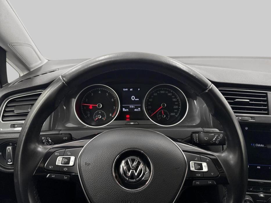 VOLKSWAGEN Golf 2018