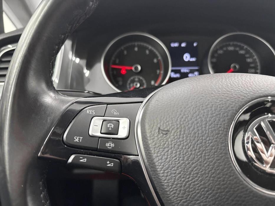 VOLKSWAGEN Golf 2018