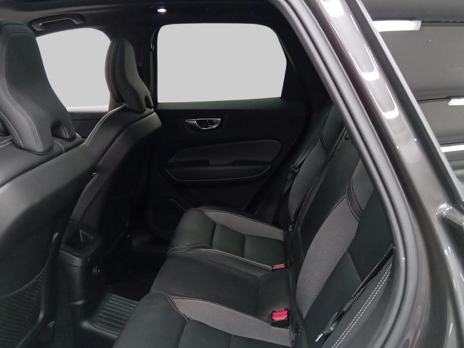 VOLVO XC60 2022