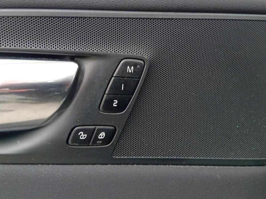 VOLVO XC60 2022