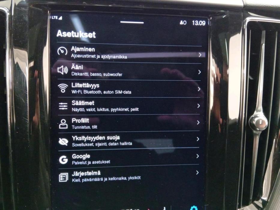 VOLVO XC60 2022