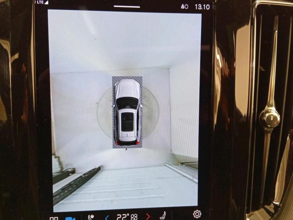 VOLVO XC60 2022