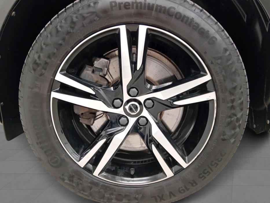 VOLVO XC60 2022