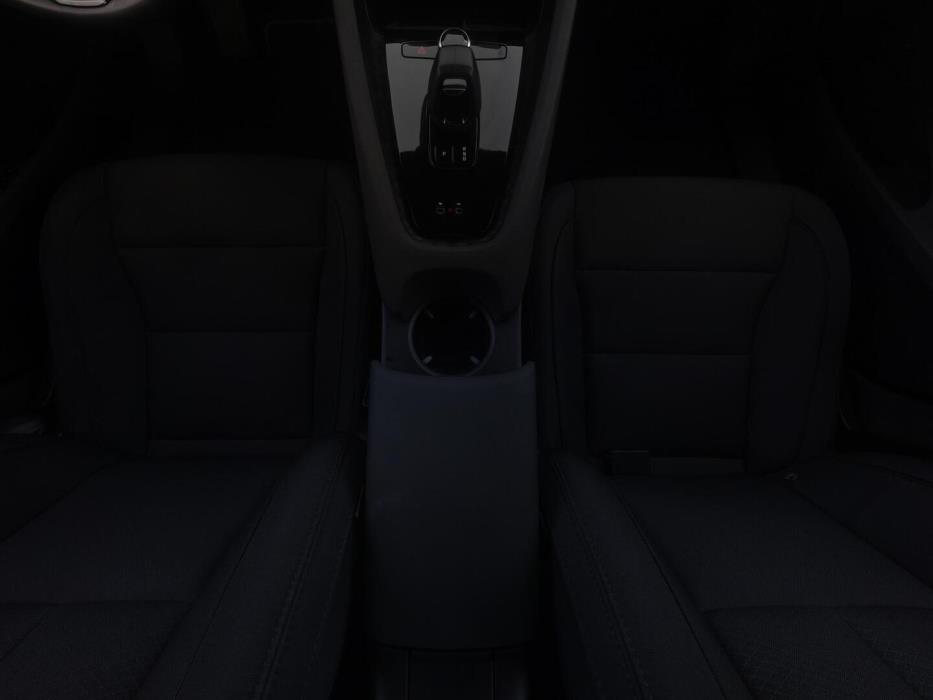 POLESTAR 2 2024