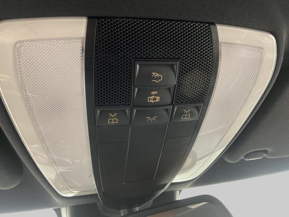 MERCEDES-BENZ E 2010
