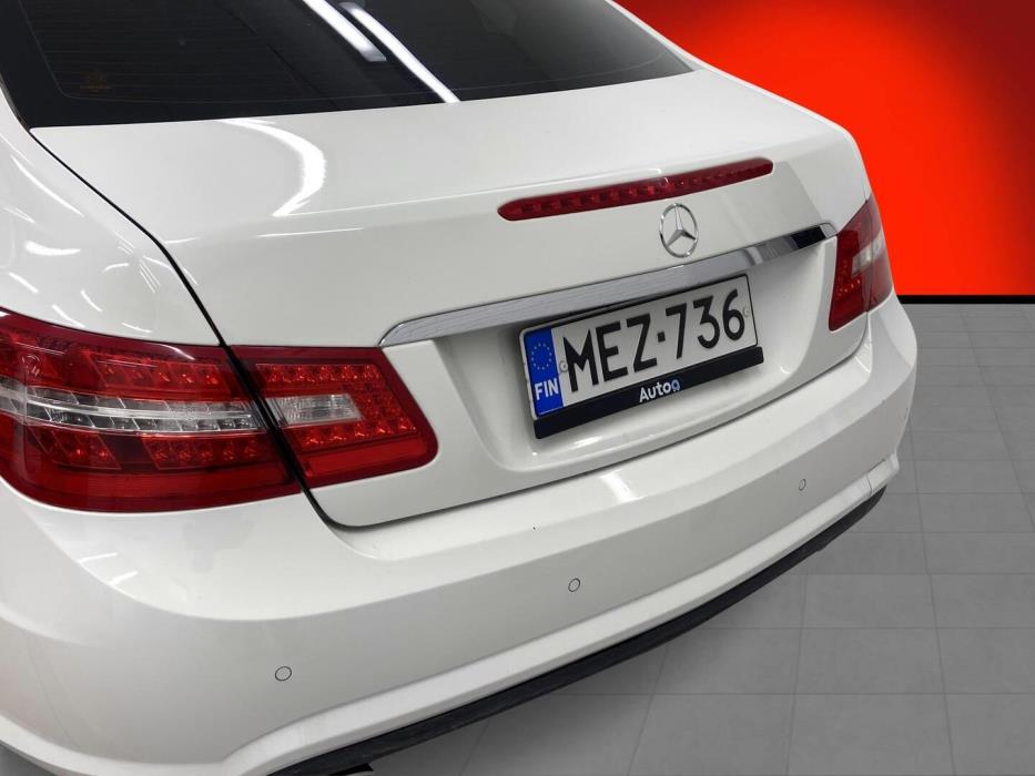 MERCEDES-BENZ E 2010