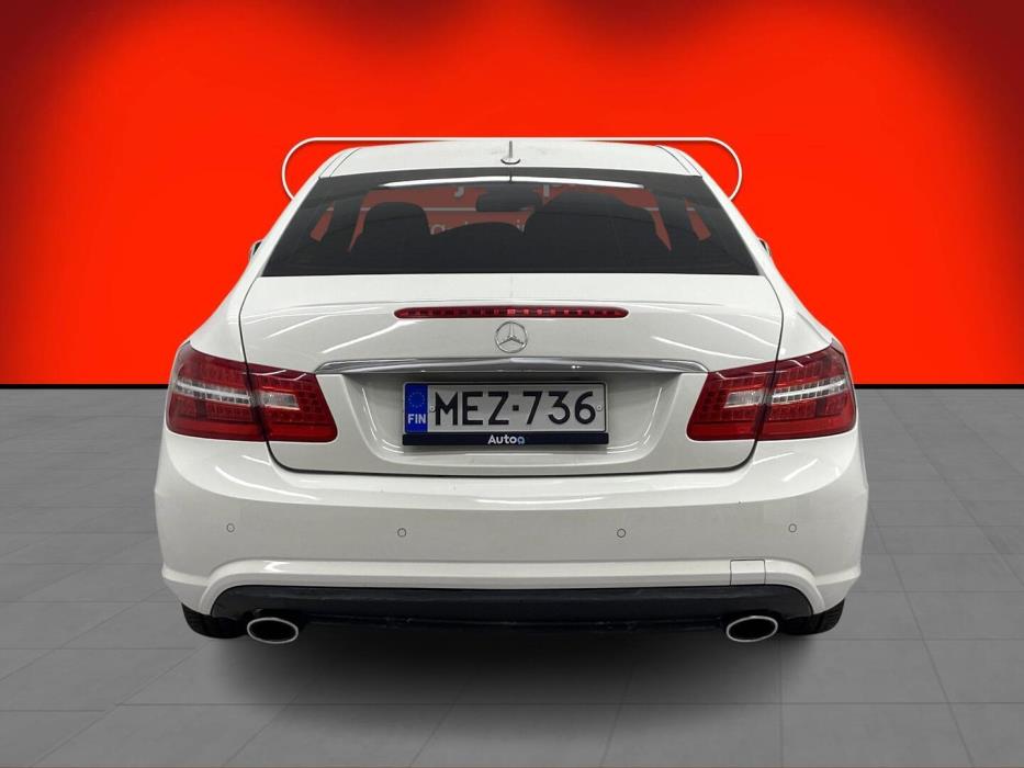 MERCEDES-BENZ E 2010