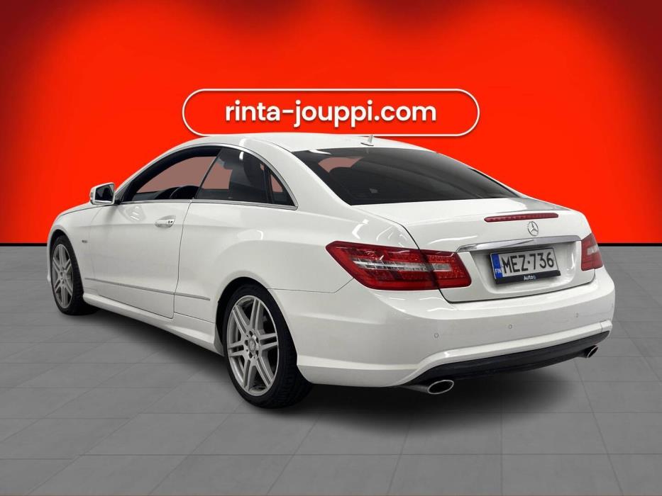 MERCEDES-BENZ E 2010