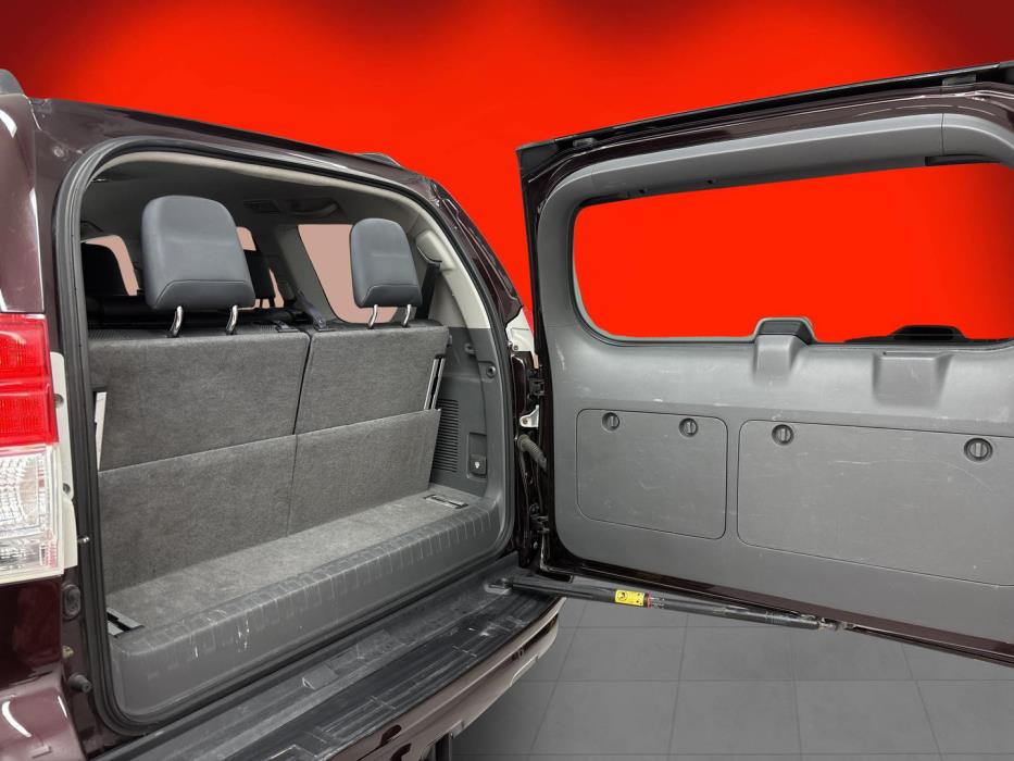 TOYOTA Land Cruiser 2011