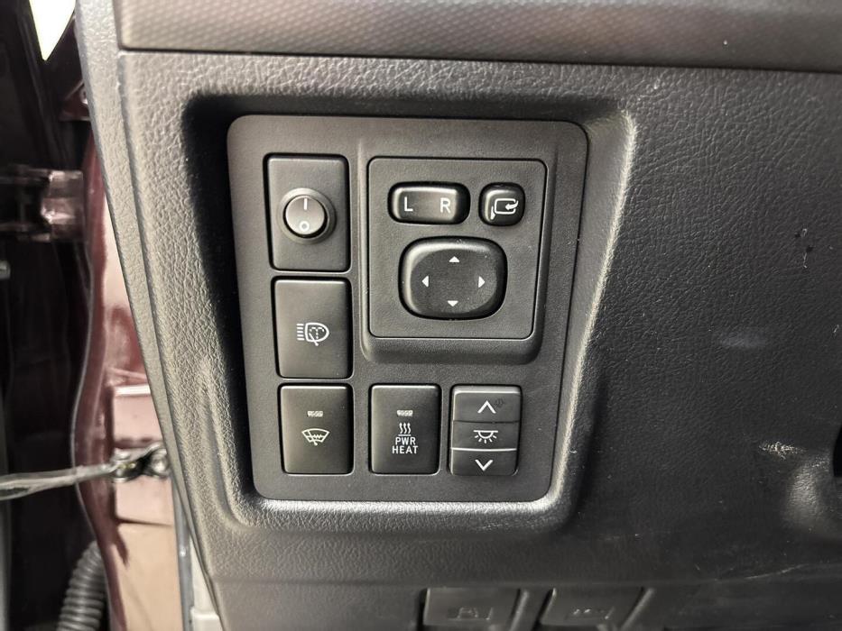 TOYOTA Land Cruiser 2011