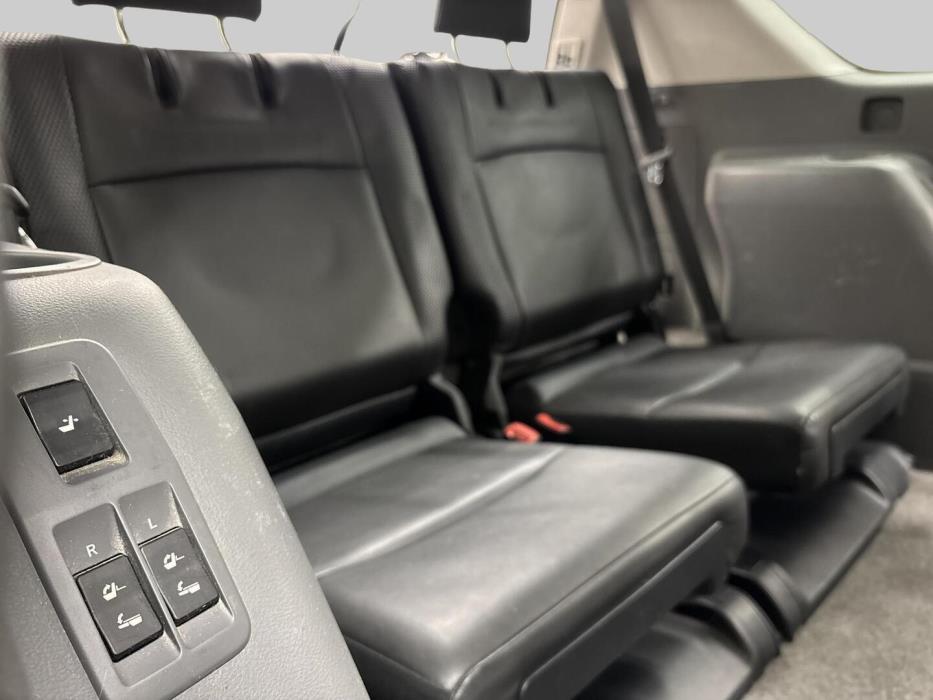 TOYOTA Land Cruiser 2011