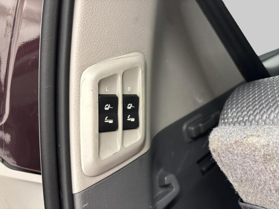 TOYOTA Land Cruiser 2011