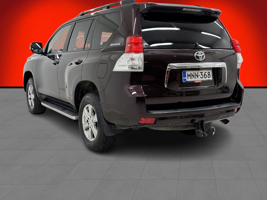 TOYOTA Land Cruiser 2011